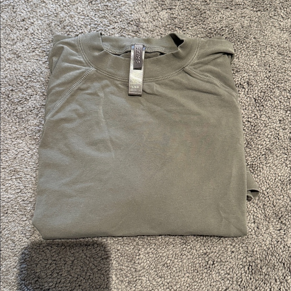 Skims Tee